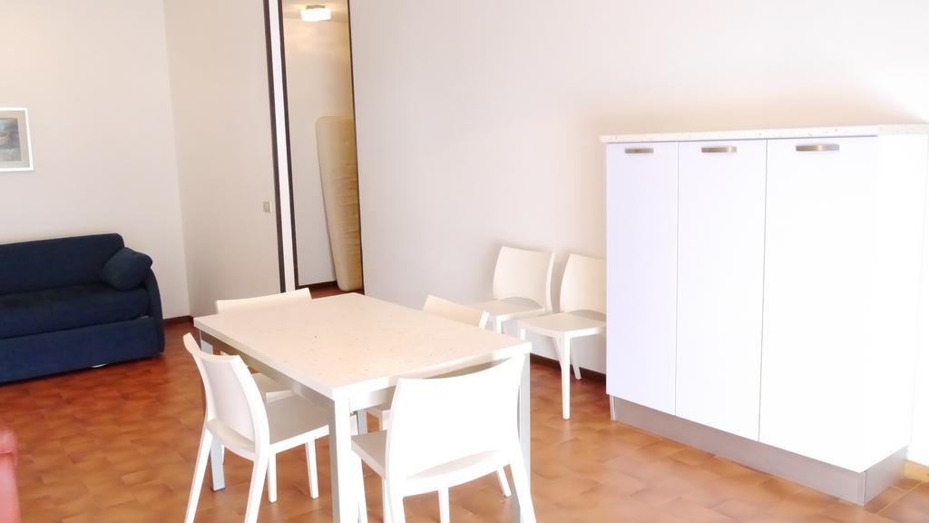 Residence Molo Лидо-делле-Национи Экстерьер фото