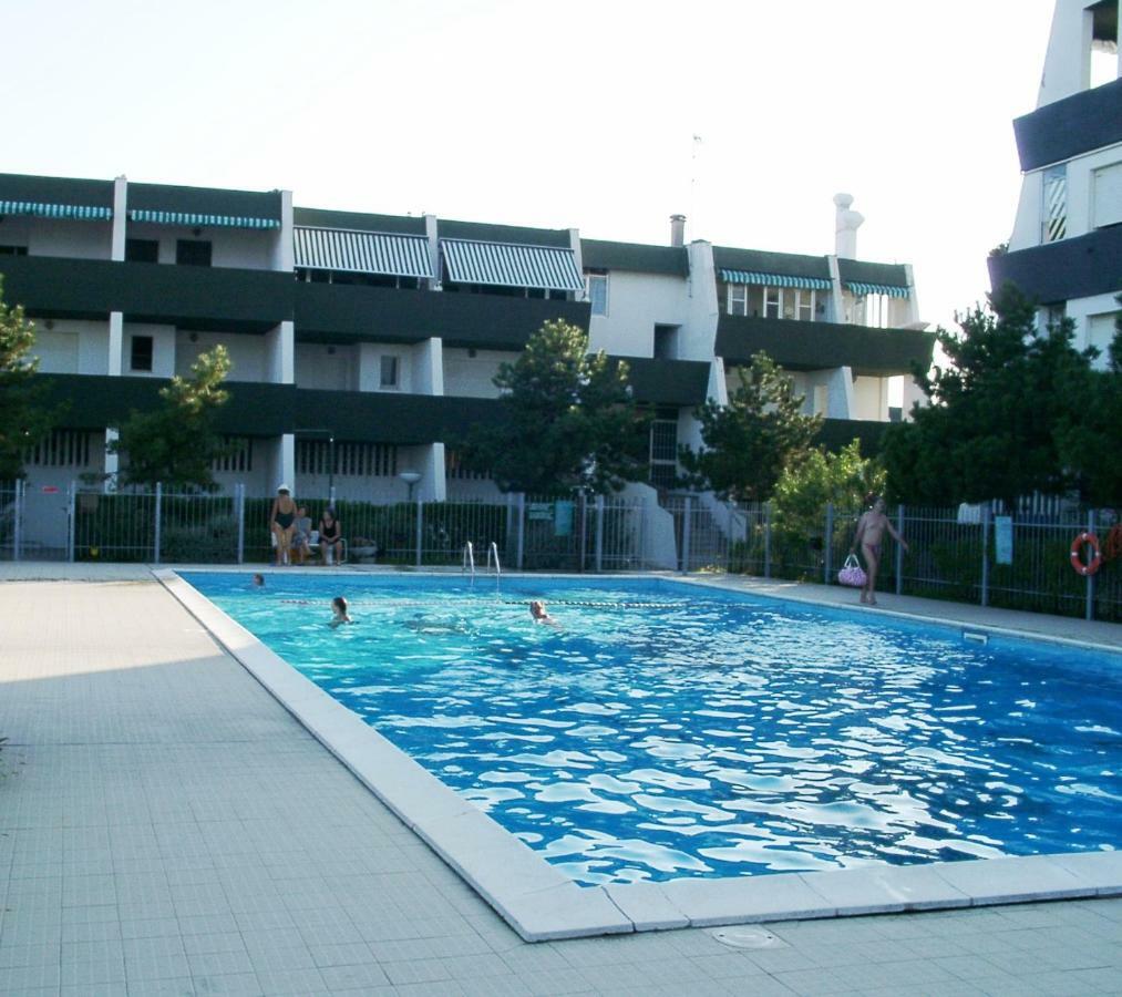 Residence Molo Лидо-делле-Национи Экстерьер фото